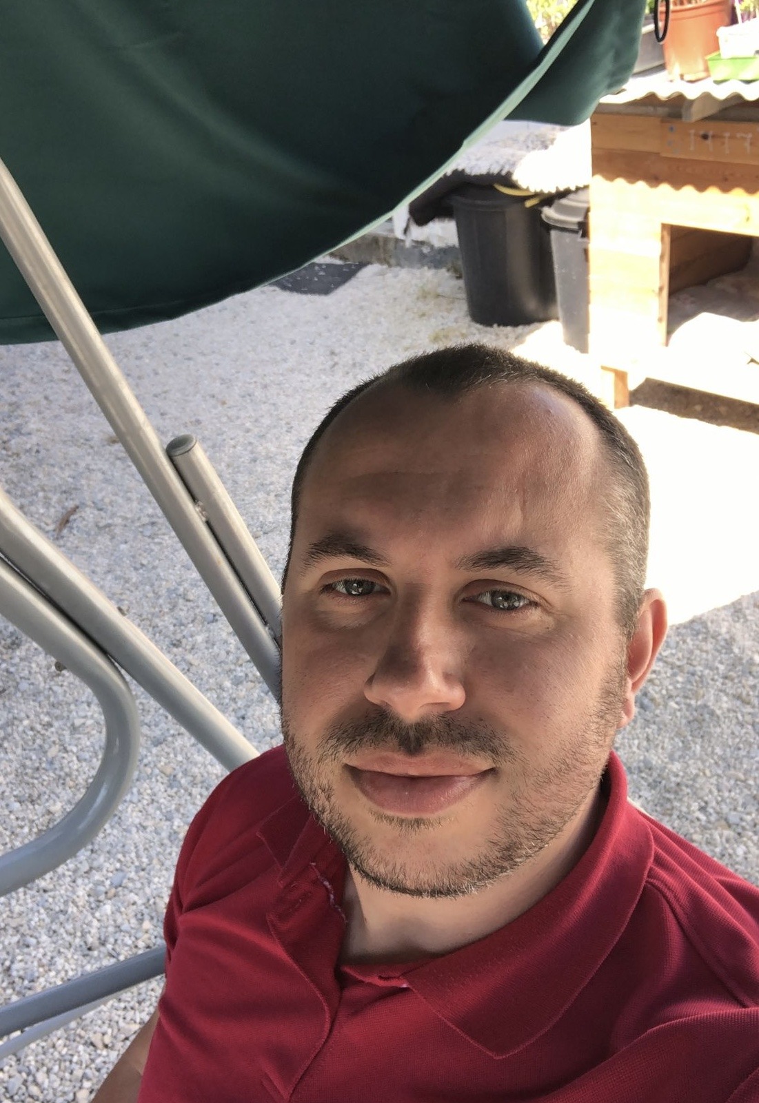 Profil von Nasr